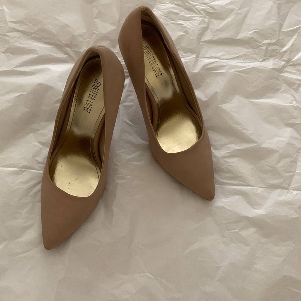 Jennifer Lopez Pointed Toe Heel